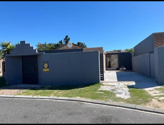 4 BEDROOM HOUSE FOR SALE IN GLENWOOD